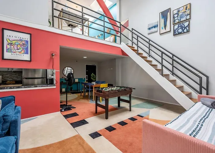 Spacious Downtown Penthouse Vintage, Gym & Balcony #3
