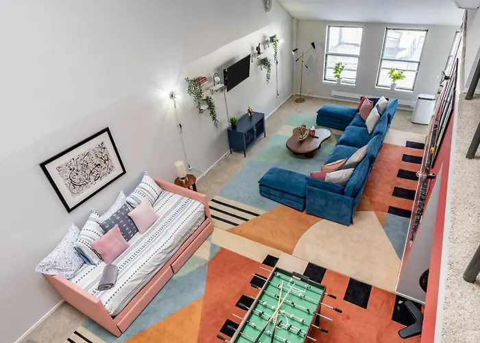 Spacious Downtown Penthouse Vintage, Gym & Balcony #3 Apartamento