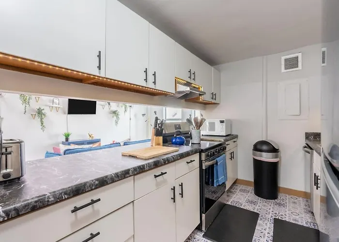 Apartamento Spacious Downtown Penthouse Vintage, Gym & Balcony #3