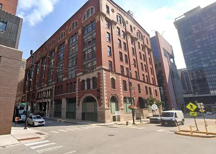Spacious Downtown Penthouse Vintage, Gym & Balcony #3 Apartamento